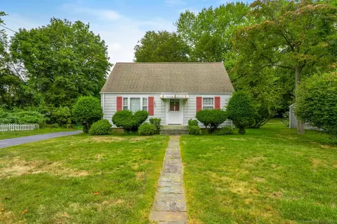 6 Sunny Acres Ln, Westport, CT 06880