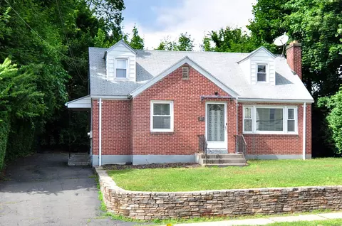 27 Brook St, New Britain, CT 06051
