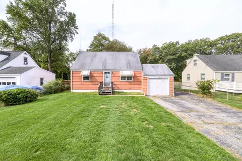 27 Eagle Rd, Norwalk, CT 06850