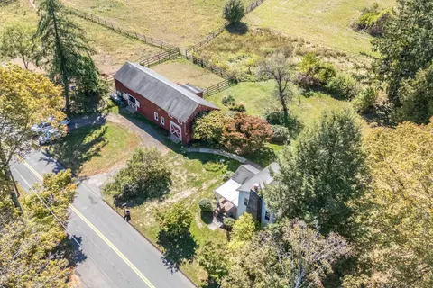 353 Mount Sanford Rd, Cheshire, CT 06410