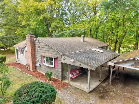 94 Sanford Ave, Unionville, CT 06085