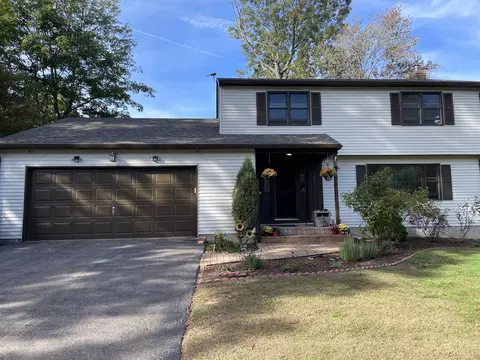 103 Kent Dr, Manchester, CT 06042