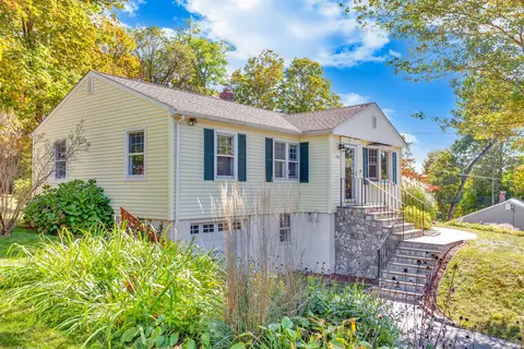 1364 Avon Blvd, Cheshire, CT 06410