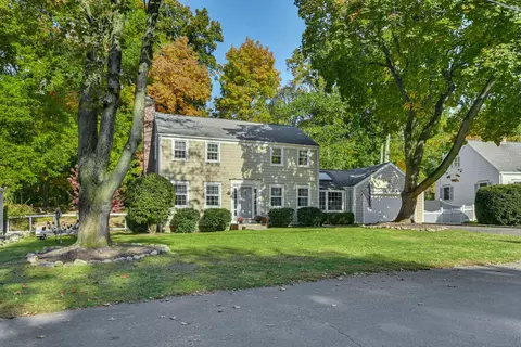 49 Echo Dr N, Darien, CT 06820