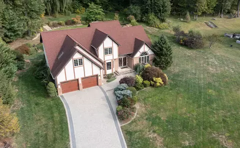 61 Pine Hollow Dr, Southington, CT 06489