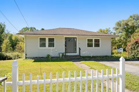 16 Pautipaug Hill Rd, Sprague, CT 06330