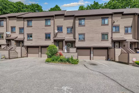 196 New Haven Ave #322, Derby, CT 06418