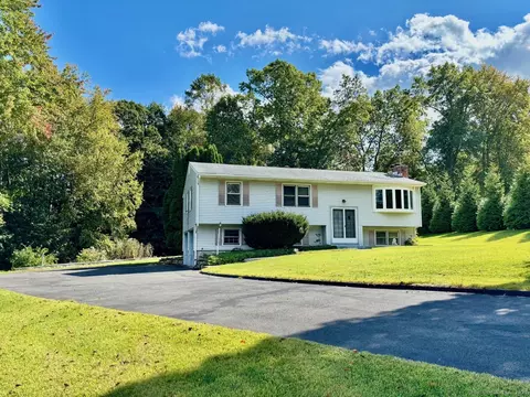 21 Adams Dr, Bethel, CT 06801