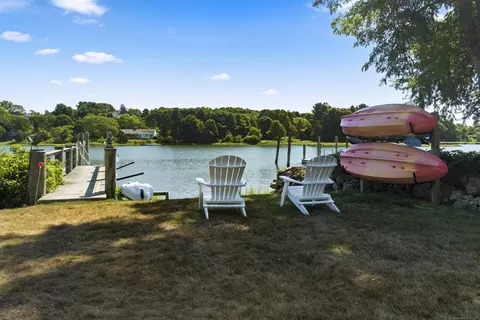 30 Cove Rd, Stonington, CT 06378
