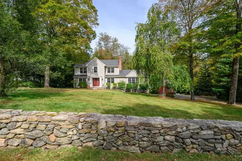 16 Rock Ridge Rd, Newtown, CT 06470