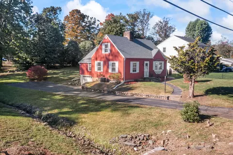 13 Sunset Rd, North Haven, CT 06473