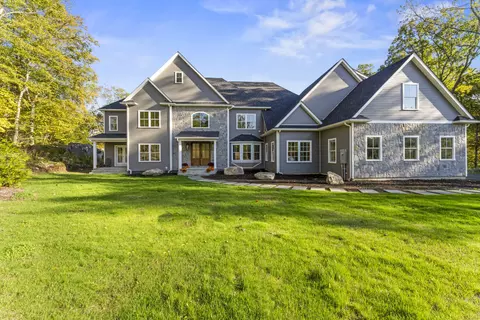 5 Vona Way, Newtown, CT 06470