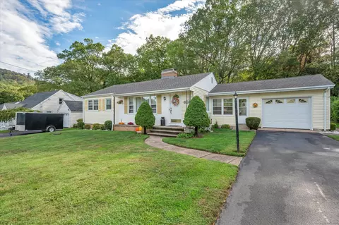 34 Castle Dr, Meriden, CT 06451