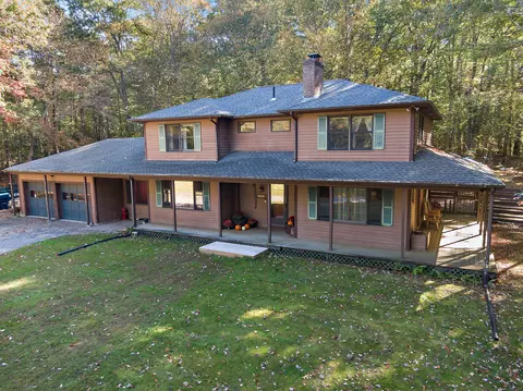 93 E Putnam Rd, Putnam, CT 06260 photo 1
