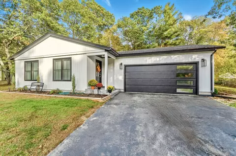 478 Wauregan Rd, Killingly, CT 06239