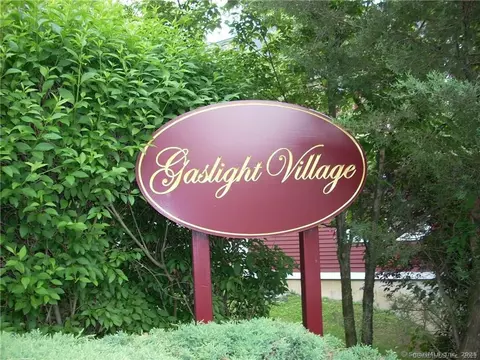 7 Dean St #304, Danbury, CT 06810