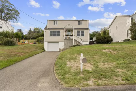 53 Hilltop Dr, Southport, CT 06890
