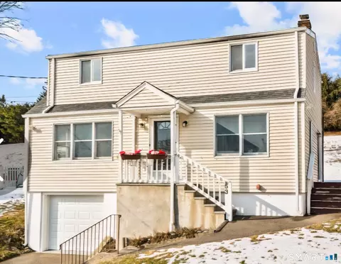 53 Hilltop Dr, Southport, CT 06890
