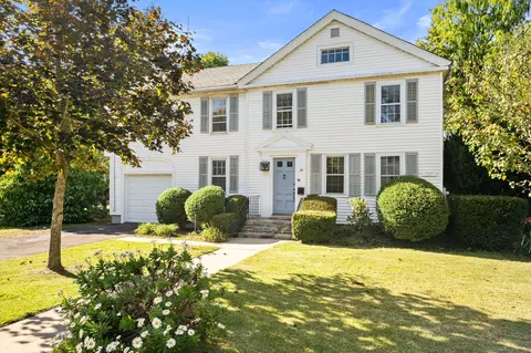 24 Elm St, Deep River, CT 06417