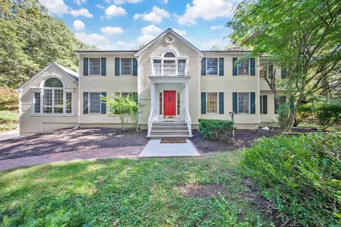 2 Pheasant Run, Granby, CT 06060