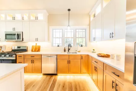 Kitchen - 16 Valley View Dr, Killingly, CT 06241 photo 5 of 7