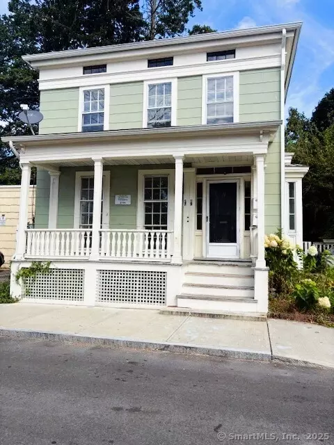 17 Amity St, New London, CT 06320
