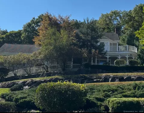 28 Gaylord Gln, Waterbury, CT 06708
