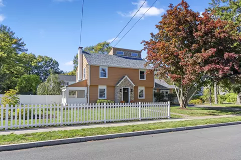 51 Lemay St, West Hartford, CT 06107