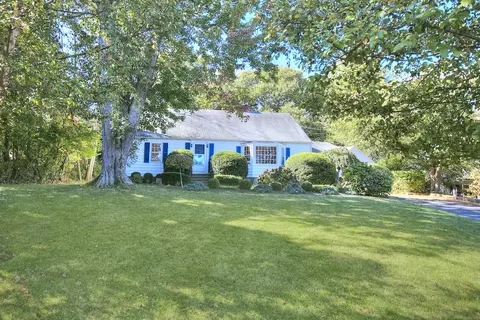 33 Burnham Hl, Westport, CT 06880