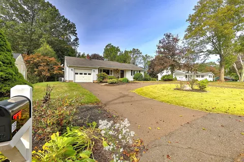 189 Gwen Rd, Meriden, CT 06451
