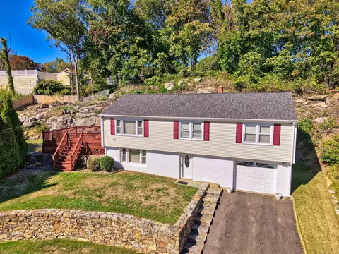135 Grey Rock Rd, Bridgeport, CT 06606