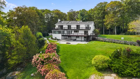11 Hillcrest Dr, New Fairfield, CT 06812