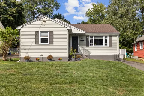 68 Piper Brook Ave, Newington, CT 06111