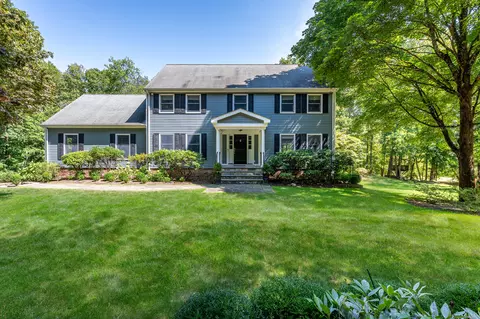 10 Carissa Ln, Greenwich, CT 06830