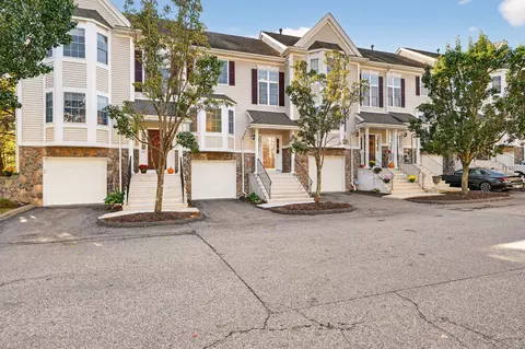1102 Larson Dr #1102, Danbury, CT 06810