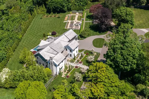 39 Compo Pkwy, Westport, CT 06880
