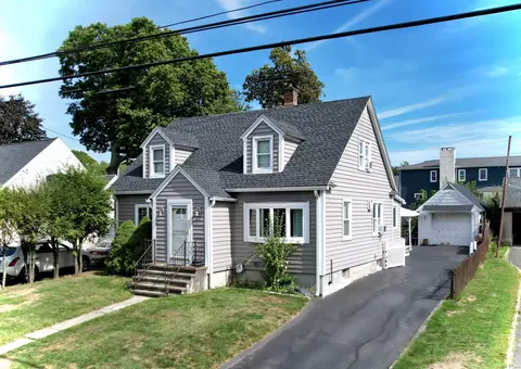 424 Light St, Stratford, CT 06614
