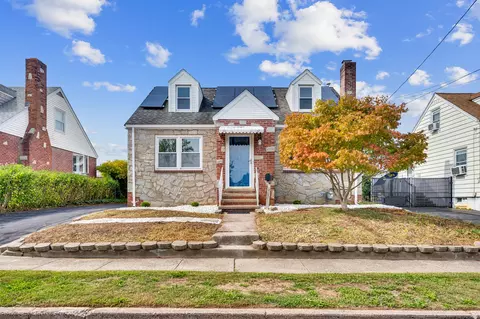 34 Hughes St, East Haven, CT 06512