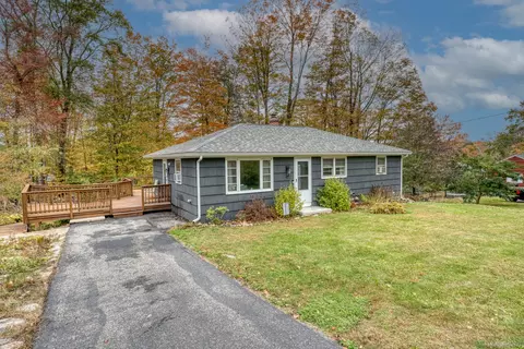 69 Sunrise Dr, Torrington, CT 06790