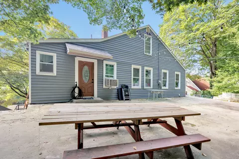 18 Vose St, Ansonia, CT 06401