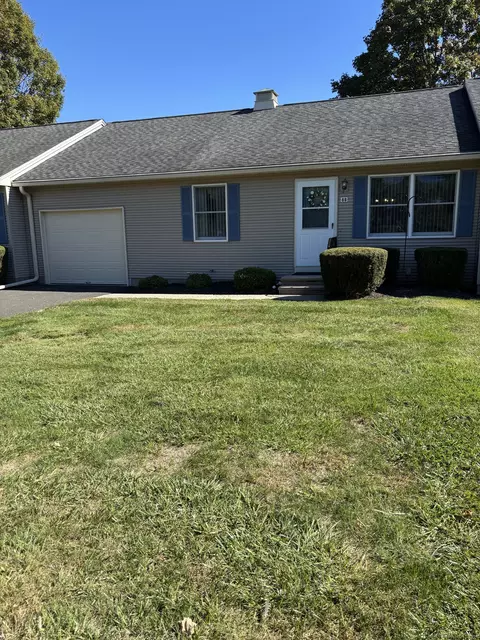 102 N Maple St #8B, Enfield, CT 06082
