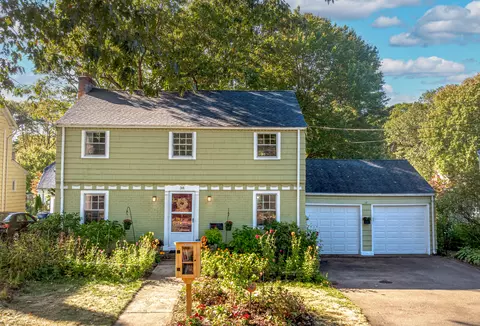 38 Elgin St, Hamden, CT 06517