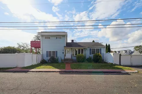 2 Coldspring St, Norwalk, CT 06850