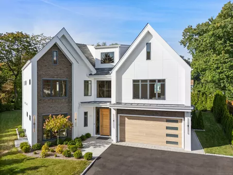 25 Dialstone Ln, Riverside, CT 06878