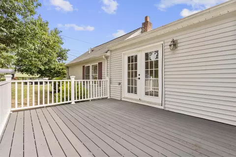 40 Woodland Ave, North Haven, CT 06473