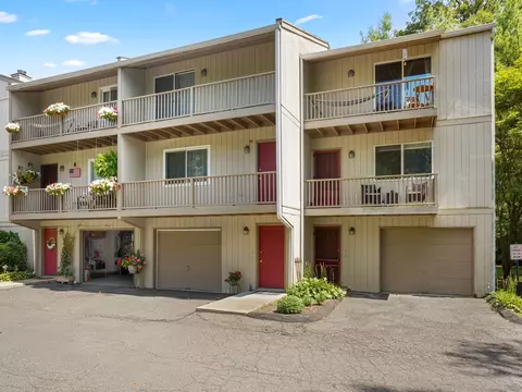 100 Wolfpit Ave #2, Norwalk, CT 06851