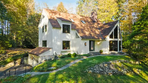 34 Echo Valley Rd, Newtown, CT 06470