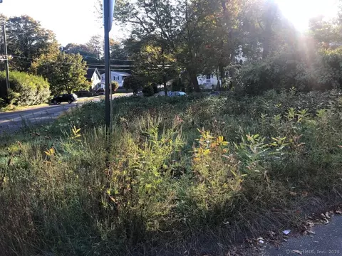 Bamford Avenue, Watertown, CT 06795