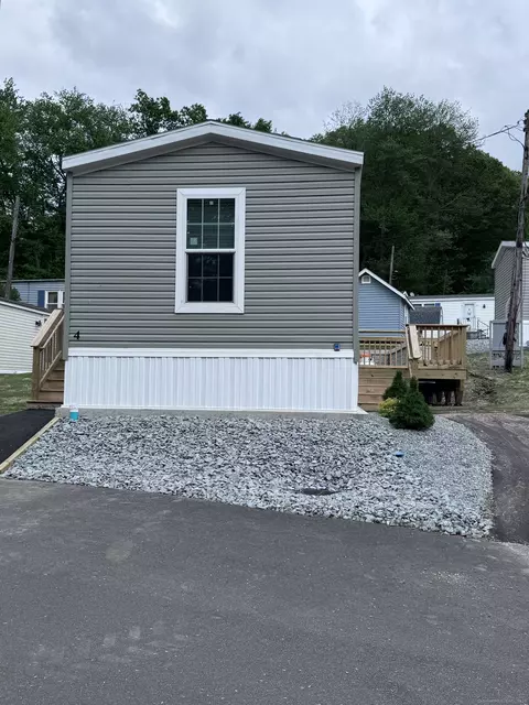 4 North Ter, Vernon, CT 06066