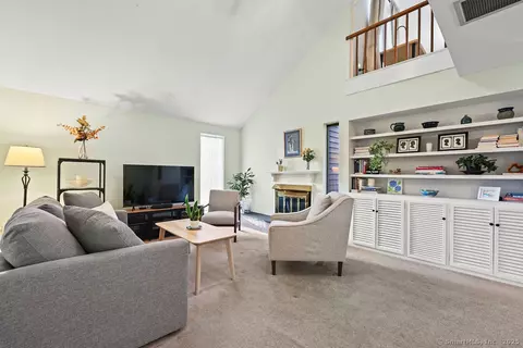 93 Hollister Way N #93, Glastonbury, CT 06033